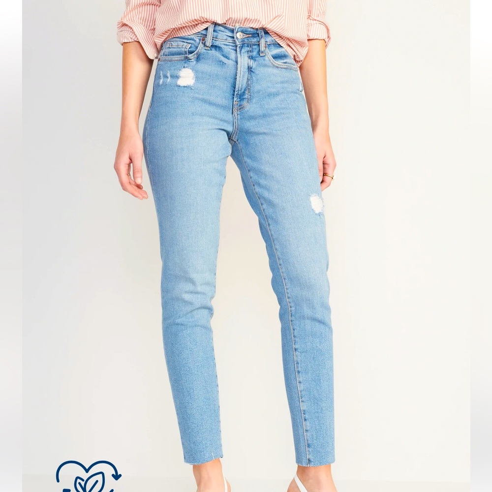 Old Navy High-Waisted OG Straight Cut-Off Jeans - Alma 4 Curvy